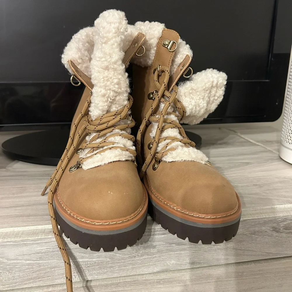 Tommy Hilfiger Tan Shearling-Lined Winter Boots - Picture 3 of 6